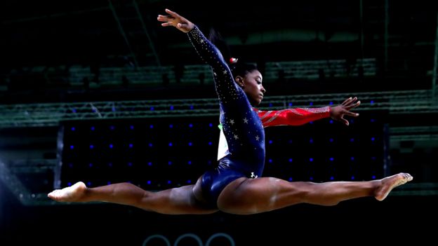 Qué Hace Tan Extraordinaria A Simone Biles, La Gimnasta Que Superó Una ...