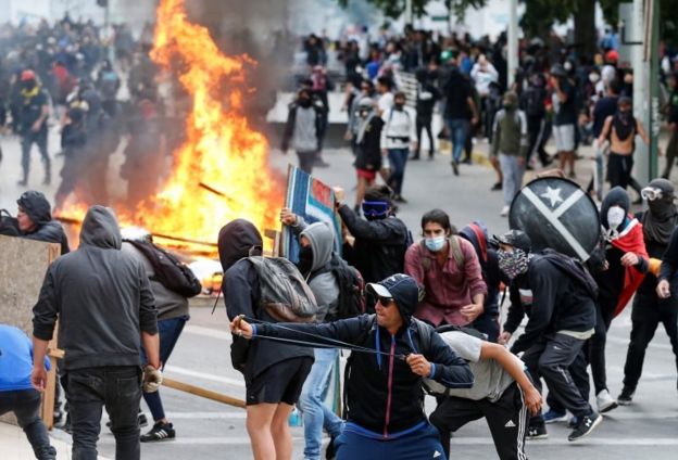 Enfrentamiento en calles de Santiago