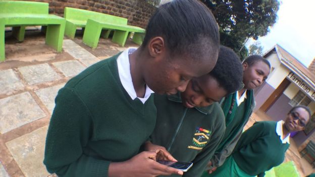 Wasichana hawa wanojitambulisha kama 'sniper' waliibuka nafasi ya pili katika mashindano ya kutengeneza programu za simu nchini Marekani