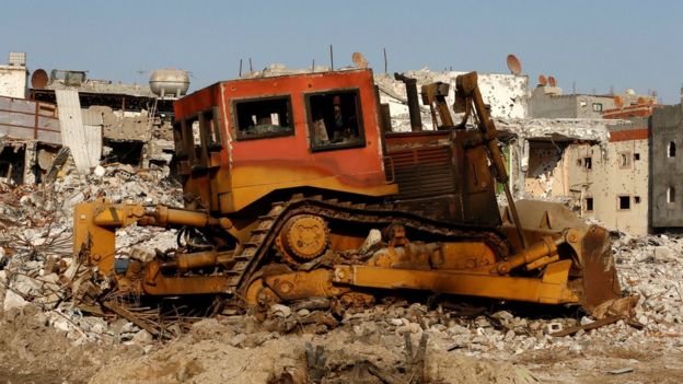 A burned-out bulldozer in Awamiya, Saudi Arabia (9 August 2017)