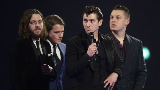 Arctic Monkeys' album 'fastest selling on vinyl in 25 years' - BBC News