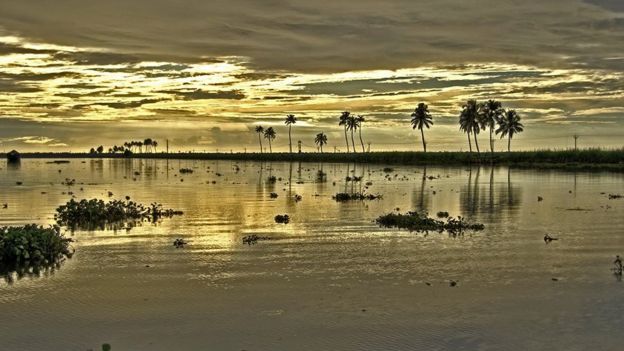 கன்னியாகுமரியில் இருந்து கேரளாவுக்கு தன்ணீரும் கடத்தல்