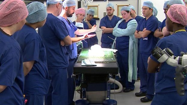 ஒட்டிப் பிறந்த குழந்தைகள்- 4 மாதங்கள் ,55 மணி நேர அறுவை சிகிச்சை - வெற்றியில் முடிந்த போராட்டம்