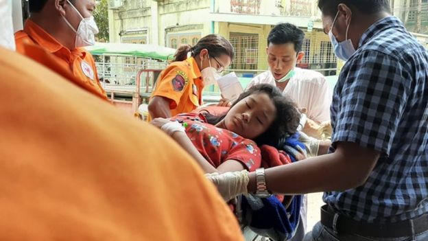 အုတ်ဖုတ်လုပ်ငန်းခွင် က အမျိုးသမီးတစ်ဦး ကျည်ထိမှန်