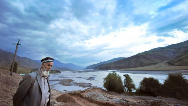 El río Garm cerca de Dushanbe, Tayikistán.