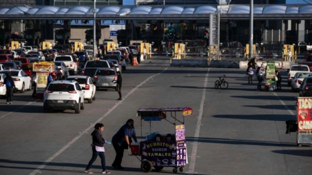 La garita de San Ysidro entre Tijuana y San Diego es el punto fronterizo terrestre más transitado del mundo.