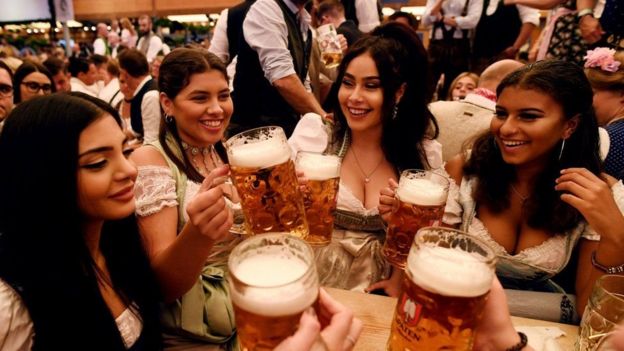 ஆறு மில்லியன் மக்கள், 7.5 மில்லியன் லிட்டர் - ஒரு 'பீர்' தீருவிழா