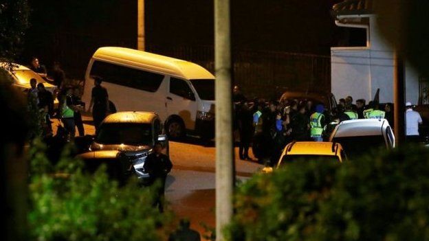 மலேசிய முன்னாள் பிரதமர் வீட்டில் சோதனை