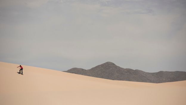 Samalayuca dunes: From no-go area to hot destination - BBC News