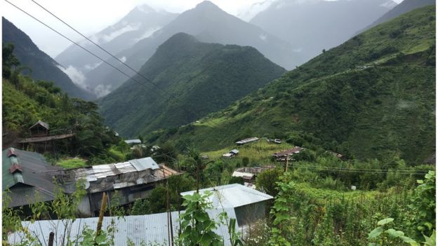 இந்திய-சீன எல்லை சர்ச்சையில் சாட்சியாக வாழும் மக்கள் சொல்லும் கதை