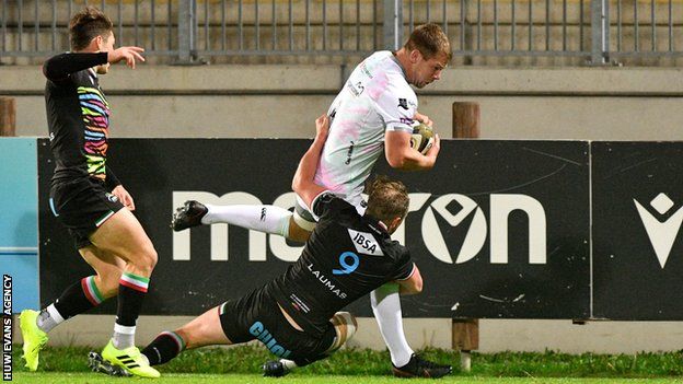 Olly Cracknell's try was enough to earn Ospreys a losing bonus point