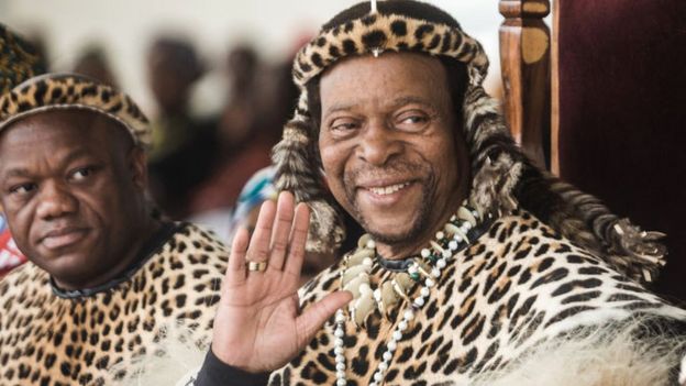 Zulu King Goodwill Zwelithini waving in 2019