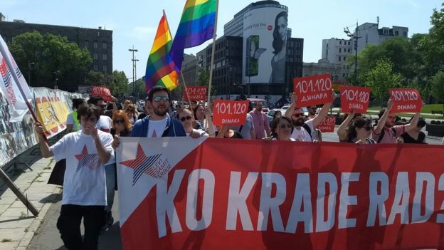 Aktivisti leviÄarskih pokreta i grupa zajedno sa sindikatima na protestu u Beogradu, 1. maj 2018