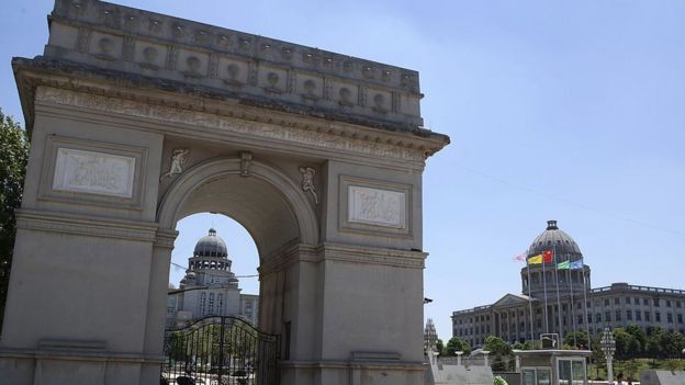 Not the Arc de Triomphe, but a college gate in Wuhan