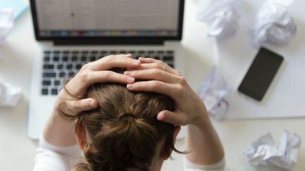 Para muchas personas, no poder eliminar cierta información que aparece en la web puede llegar a ser un quebradero de cabeza. Foto: GETTY IMAGES