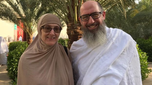 Hanan Sandercock dan suaminya John Smith.