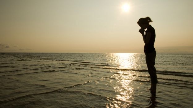 Mujer en el mar