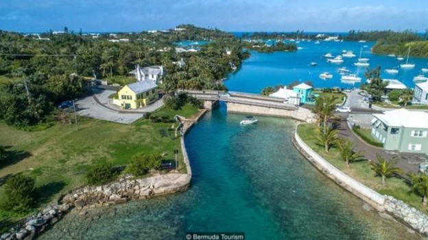 Cầu Somerset của Bermuda là cầu nâng hạ nhỏ nhất thế giới.