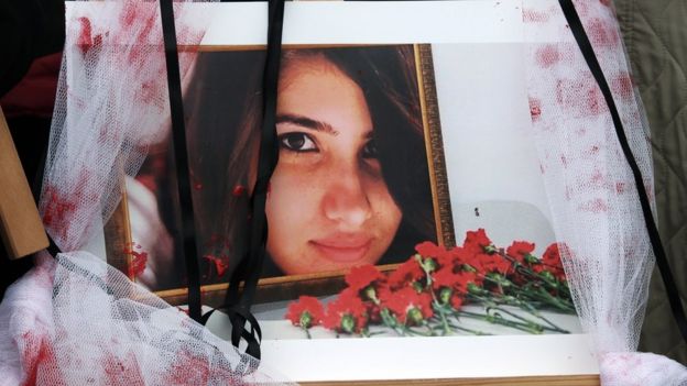 Cemile Ertürkoğlu, 2015'te öldürülen Özgecan Aslan'ın akrabasıydı.