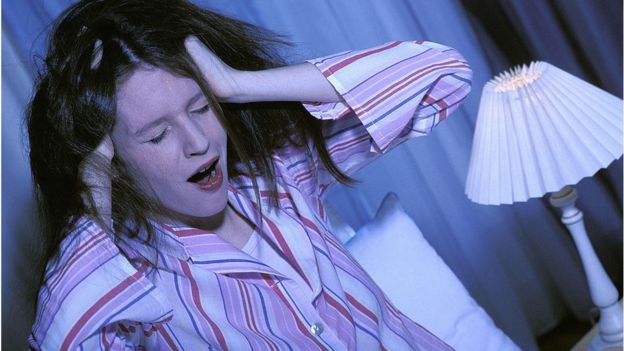 স্লিপ প্যারালাইসিস তরুণ-তরুণী এবং কিশোর বয়সীরা সবচেয়ে বেশি আক্রান্ত হয়ে থাকেন।