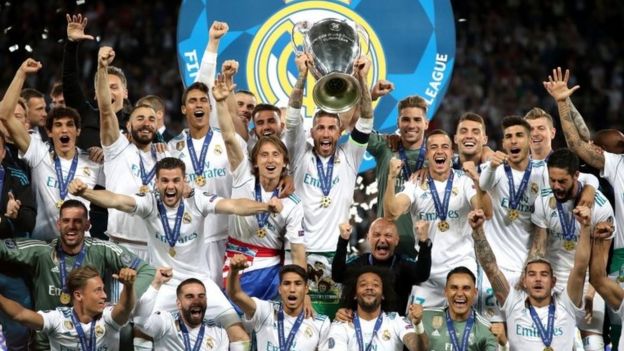 El Real Madrid levanta la copa de la Liga de Campeones