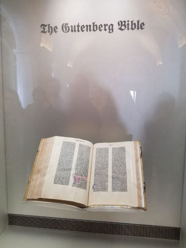 Bíblia de Gutenberg na Biblioteca do Congresso dos Estados Unidos
