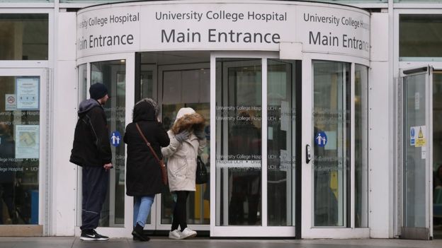 İngiltere'de salgın sırasında hastanelerin kapasitesinin aşılmaması hedefleniyor