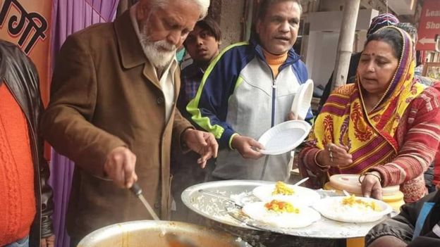 १० रुपैयामा खाना
