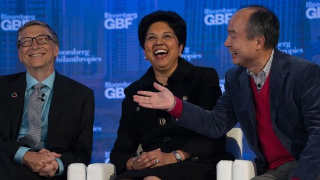 En el evento, además de Bill Gates (izda.), estuvieron presentes otros magnates tecnológicos, como Indra Nooyi (centro), directora ejecutiva de Pepsico, y Masayoshi Son, del grupo SoftBank. Nueva York, 20 de septiembre de 2017,