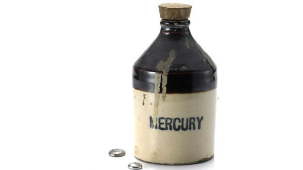 Botella antigua de mercurio