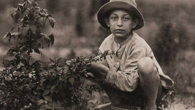 Fotos de niños trabajando en la historia de los EEUU. _98428262_kids2