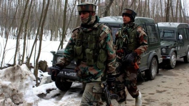 புல்வாமாவில் மீண்டும் துப்பாக்கி சூடு: 4 ராணுவ வீரர்கள் உயிரிழப்பு