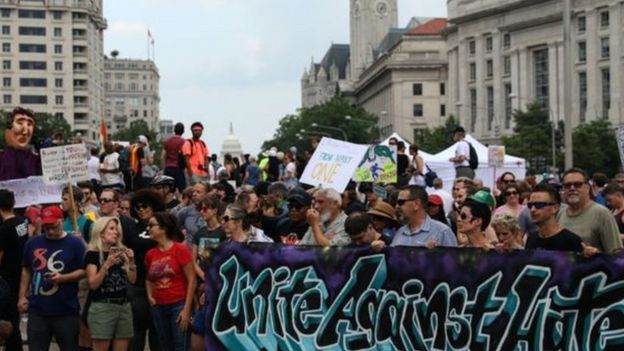 AÅÄ±rÄ± saÄcÄ±lara karÅÄ± protesto