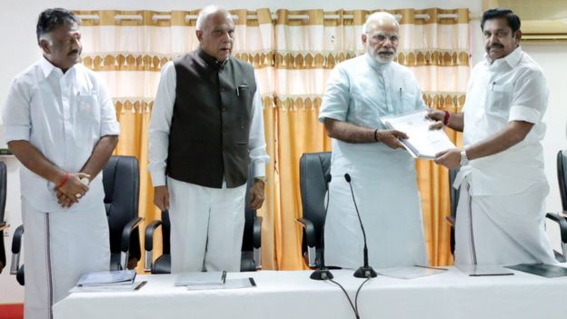 ஒகி புயல் பாதிப்பை எதிர்கொள்ள 9,300 கோடி ரூபாய் கோருகிறது தமிழ்நாடு