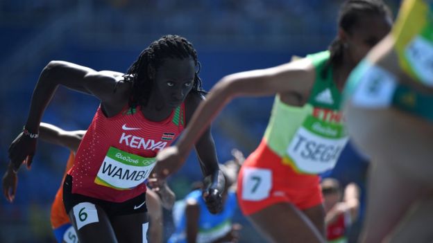 Margaret Wambui, de Kenia, en acción en la prueba de 800 metros planos.