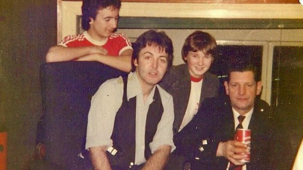 Ian McKerral, Paul McCartney, Josh Lang Brown and Tony Wilson after the recording of Mull of Kintyre in 1977