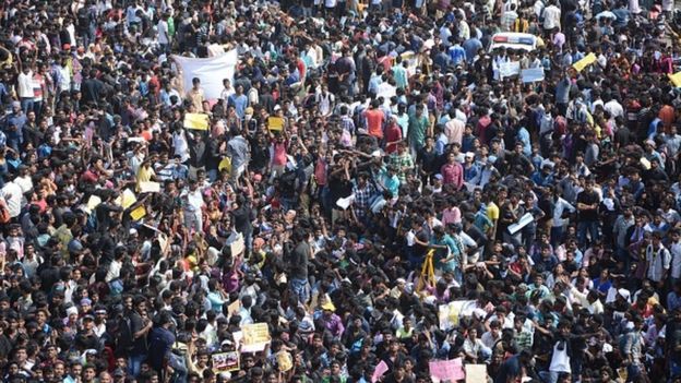 சென்னையில் நடந்த ஜல்லிக்கட்டு போராட்டம்