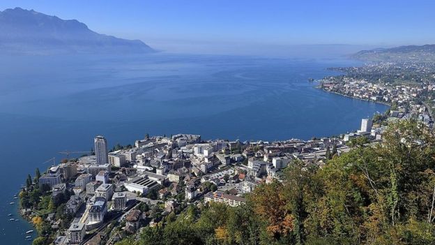 صفوة السياسيين ورجال المال والأعمال يلتقون في مونترو في سويسرا