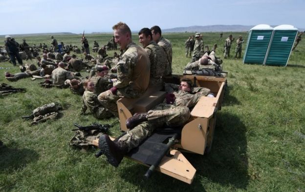 В учениях примут участие также британские десантники, известные как 