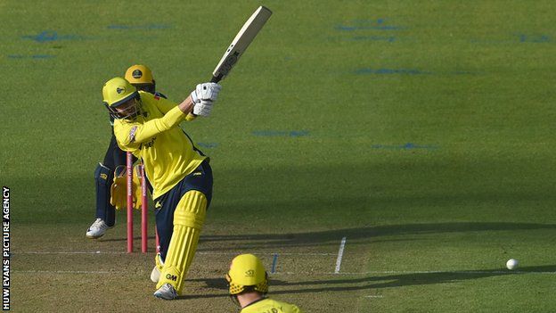 Opener James Vince's 44 anchored Hampshire's innings in Cardiff
