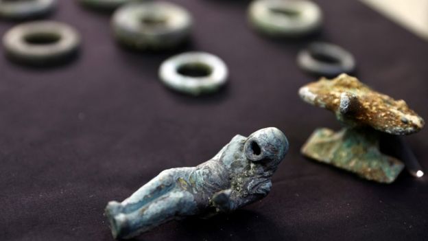 Roman-era 'Good Shepherd' ring found off Israel in ancient shipwreck ...