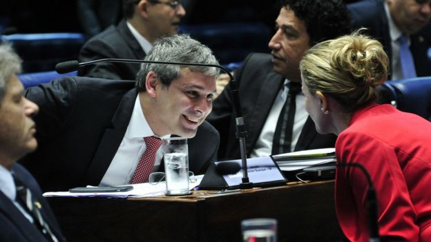 Aliados de Dilma voltaram a apresentar questões de ordem e atrasaram julgamento