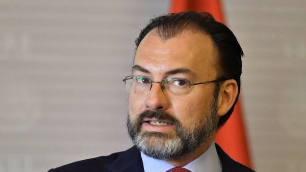 El canciller mexicano Luis Videgaray ofreció ayuda humanitaria a los damnificados en Texas.