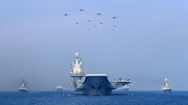 Tàu chiến và máy bay chiến đấu của Hải quân Giải phóng Quân đội Nhân dân Trung Quốc (PLA) tham gia cuộc diễn tập quân sự tại Biển Đ6ong hôm 12/4