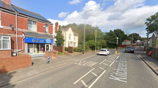 Houghton-le-Spring: Man, 72, dies after van collision - BBC News