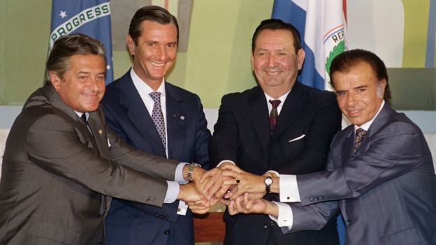 Alberto Lacalle de Uruguay, Fernando Collor de Mello de Brasil, Andreas Rodriguez de Paraguay y Carlos Menem de Argentina.