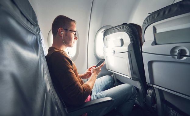GETTY IMAGES Con este avance no tendrías que volver a poner tu celular en modo avión mientras vuelas.