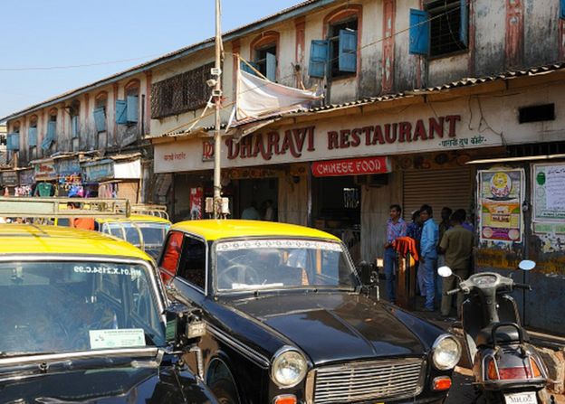 ধারাভির ঘিঞ্জি সব দোকানপাট।