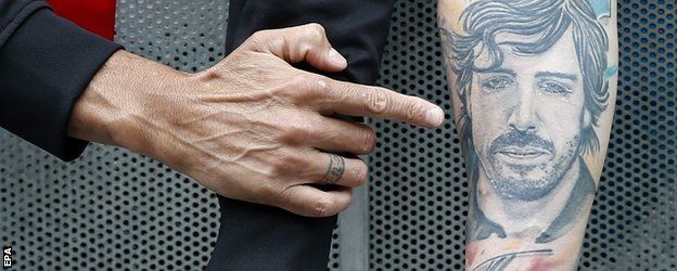 A fan with a Fernando Alonso tattoo