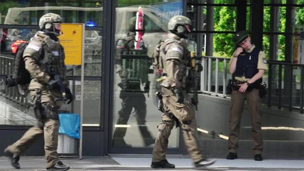 German police at S-Bahn station